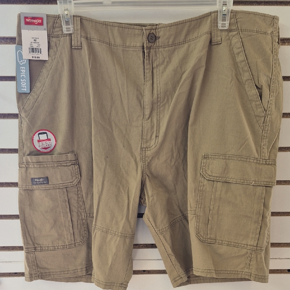 Wrangler Men's Khaki Cargo Shorts